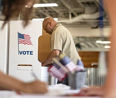 People voting